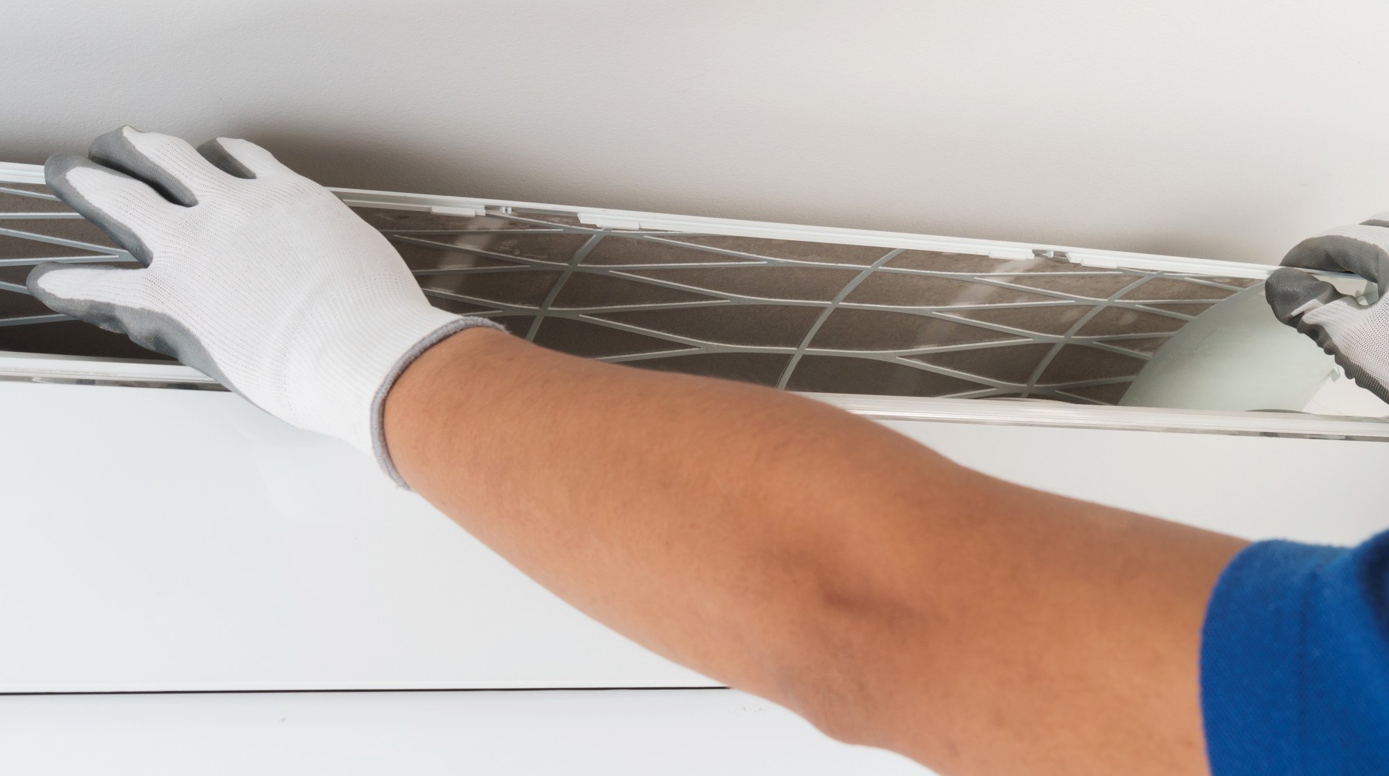 Expert AC Filter Cleaning Service in Dubai Handyman Dubai